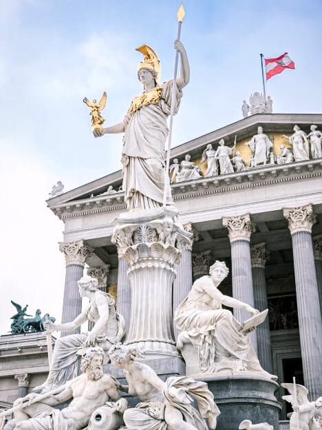 Zboruri către Viena (VIE)